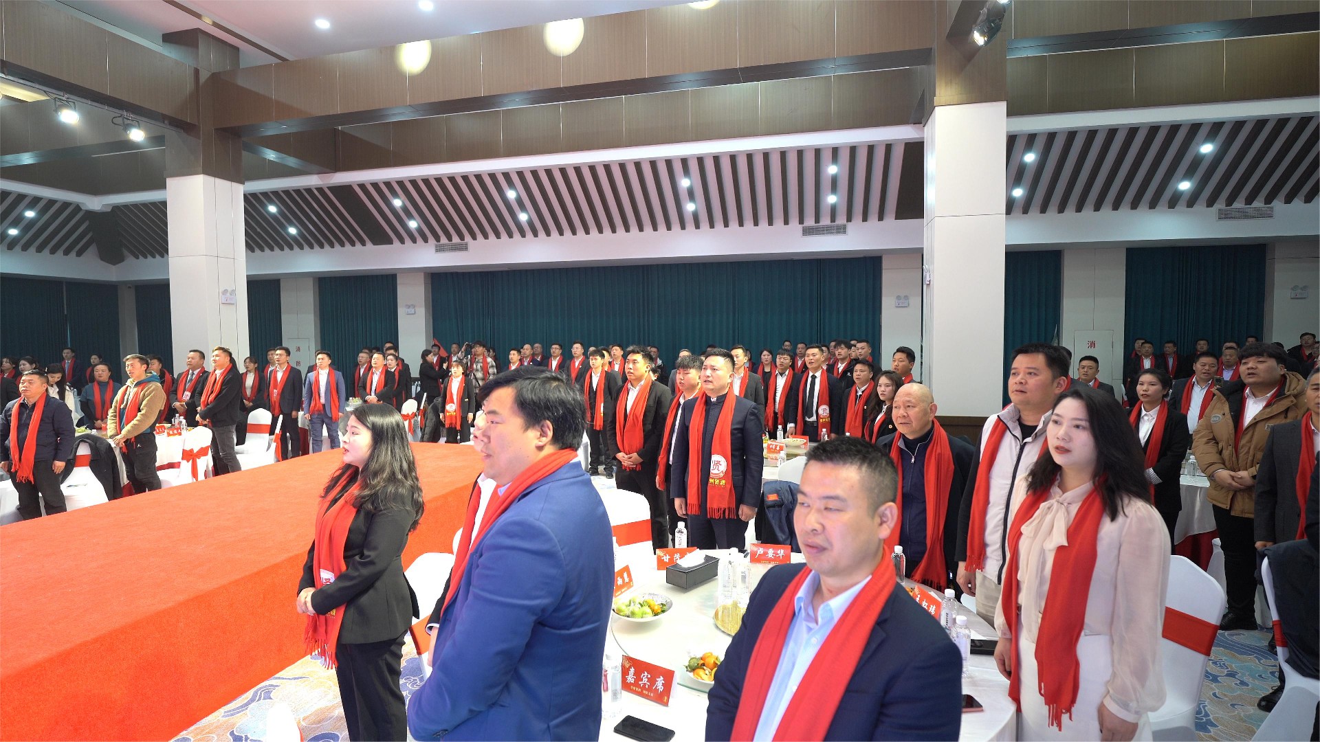 1709171099977707.jpg 唱国歌.jpg